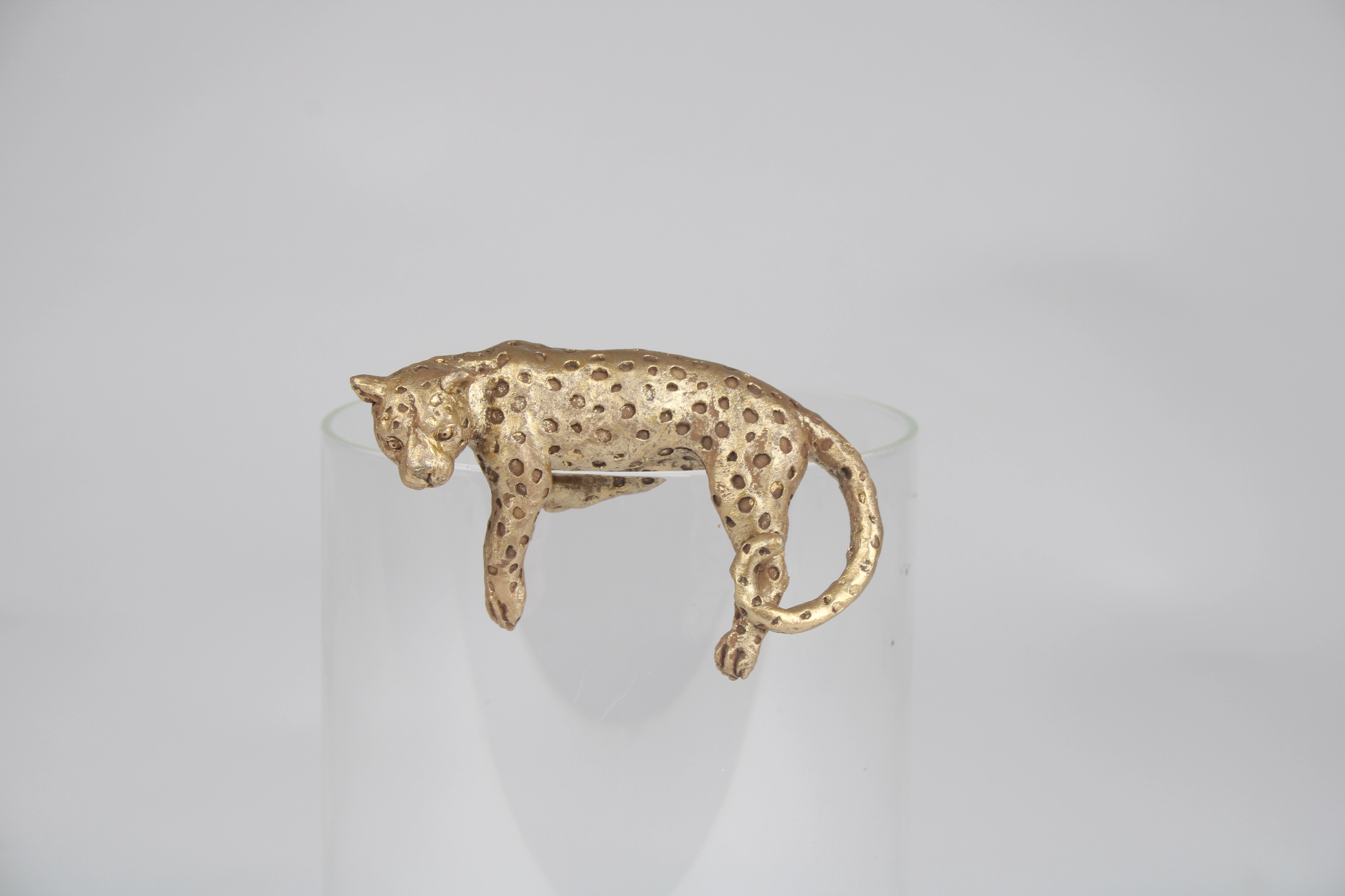 Leopard’s Ledge – Gilded Edge Accent